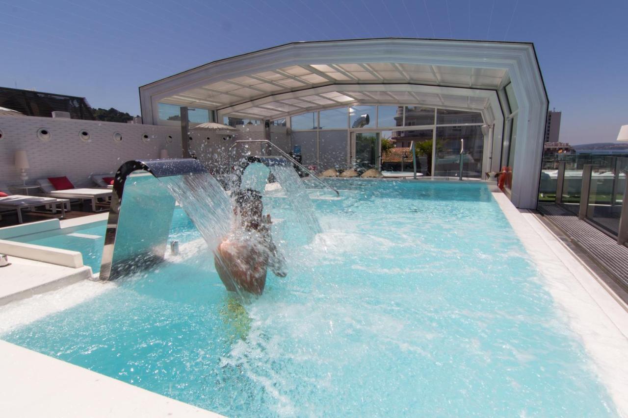 Gran Hotel Nagari Boutique & Spa Βίγκο Εξωτερικό φωτογραφία The pool at the hotel
