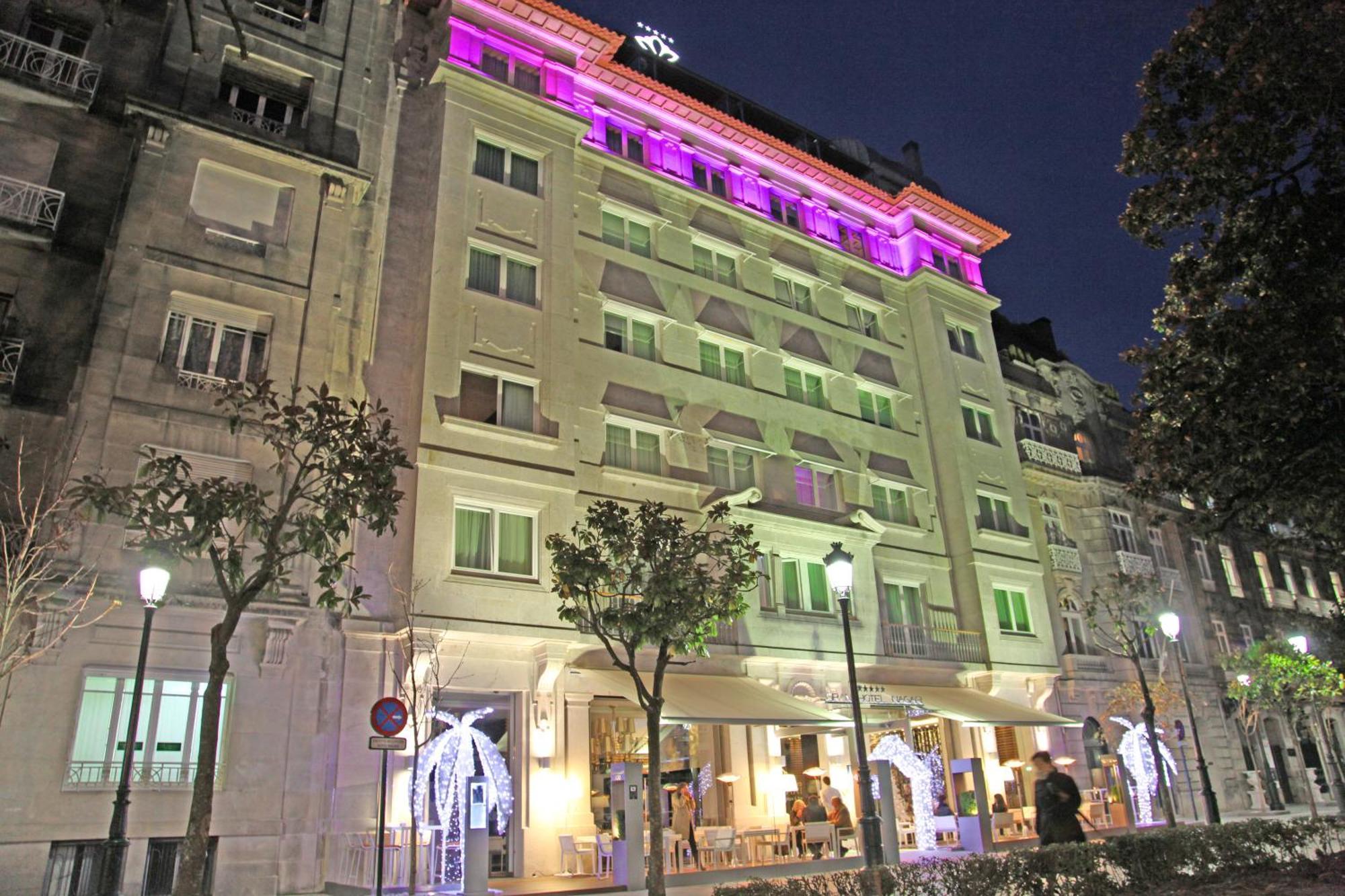 Gran Hotel Nagari Boutique & Spa Βίγκο Εξωτερικό φωτογραφία The hotel at night